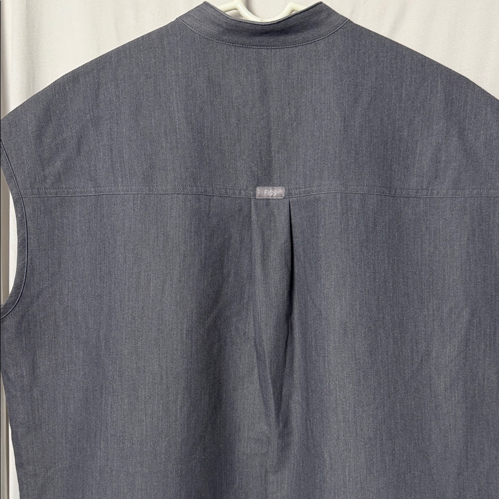 Figs Graphite Rafaela Oversized Scrub Top Size Medium - Picture 7 of 10